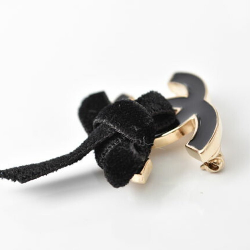 CHANEL Authentic Gold Brooch - Picture 2 of 5